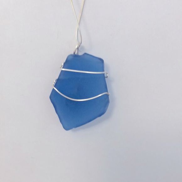 Beautiful Handcrafted Wired Sea Glass Necklace - Picture 2 of 5